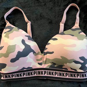 VS Pink Wear Everywhere Wireless T-shirt Bra